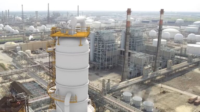 Ils rapportent que Pemex prépare un bon renouvellement de raffinerie au Texas