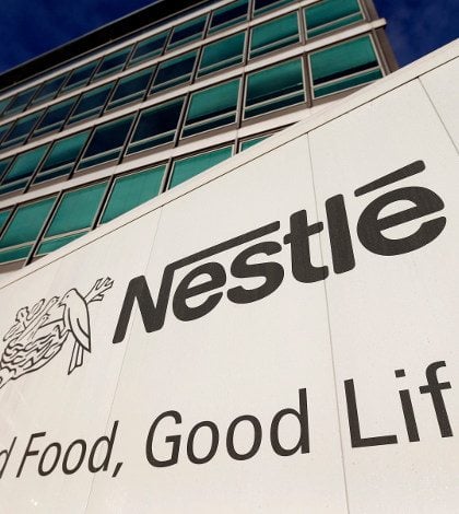 Des robes de café: le président de Nestlé stimulera le rétablissement inspiré de Zara