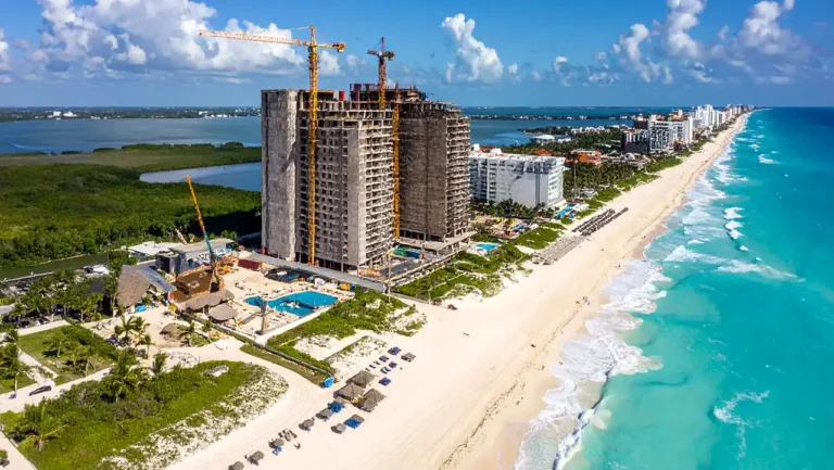 Ils ajoutent des investissements dans des hôtels au Mexique, malgré la guerre commerciale de Trump