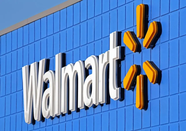 Walmart atteint pour la première fois 1 000 milliards de dollars de valeur marchande