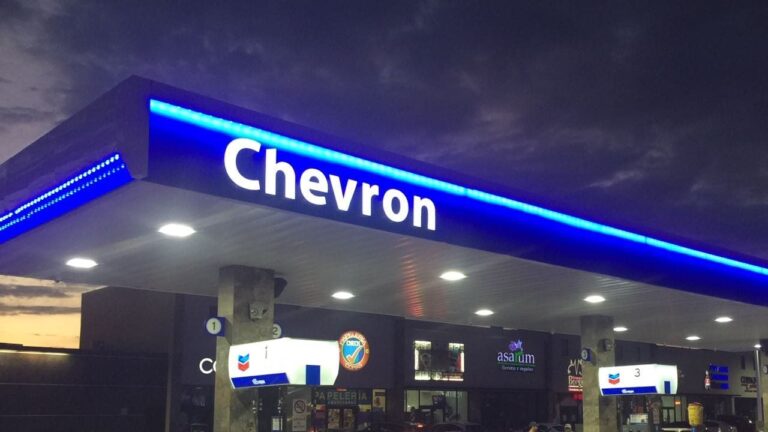 Chevron cherche de meilleures conditions avec l'Irak avant d'acquérir le champ pétrolier de Lukoil