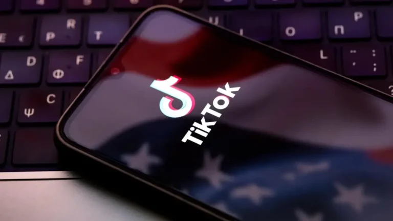Le concurrent de TikTok, UpScrolled, atteint la première place sur l'App Store suite à des allégations selon lesquelles TikTok supprime les vidéos anti-ICE