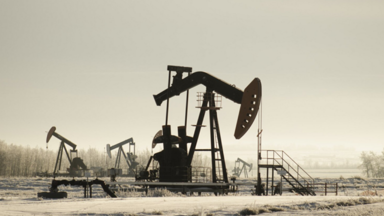 Les maisons de commerce surpassent les principales américaines dans leurs premiers accords sur le pétrole vénézuélien