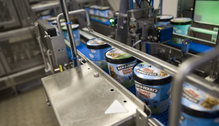 Magnum accuse l'ancien président du conseil d'administration de Ben & Jerry's de « faute grave » alors que de nouveaux dirigeants sont évincés