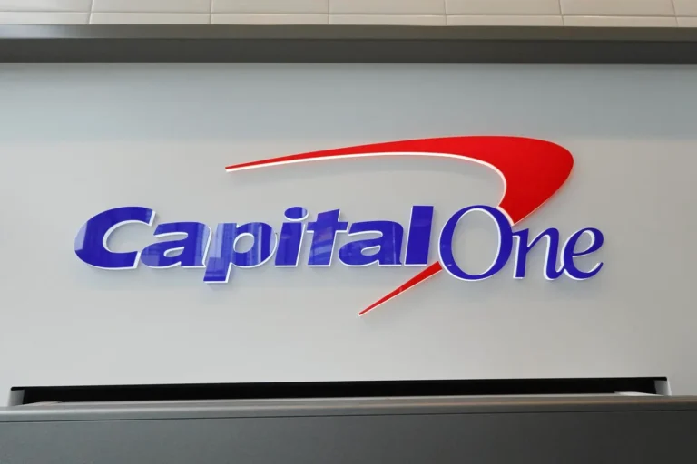 Pourquoi l'acquisition de la fintech Brex par Capital One pour 5 milliards de dollars pourrait être un autre coup de maître pour le milliardaire Richard Fairbank