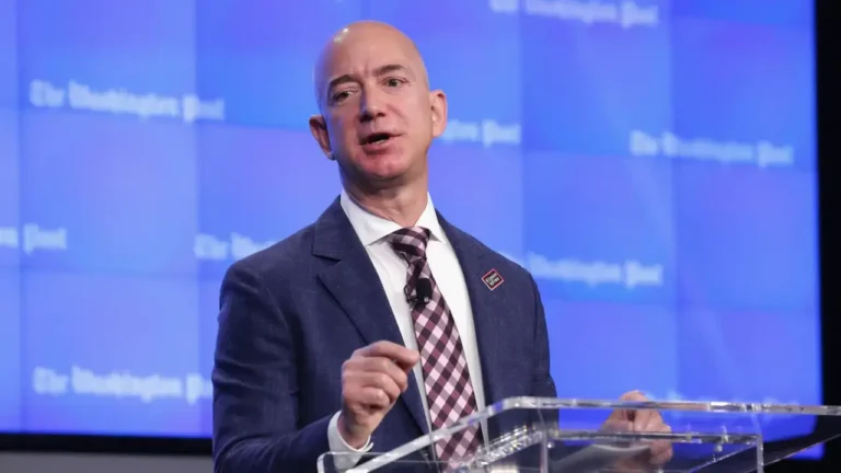 Bezos reste silencieux sur le Washington Post pendant près d'un an alors que l'entreprise réduit ses effectifs