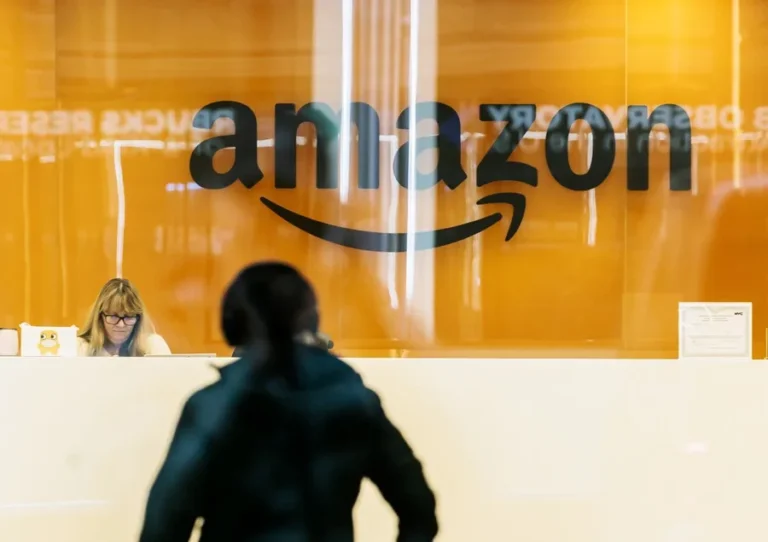Les actions d'Amazon chutent alors qu'un investissement de 200 milliards de dollars alimente les craintes sur le retour de l'IA