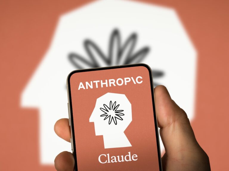 Anthropic dépasse OpenAI avec une valorisation de 965 milliards de dollars après la dernière augmentation