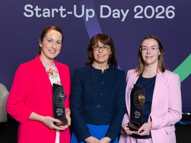 La thérapie de réparation tissulaire Substrato remporte le prix du meilleur pitch lors de la journée des start-ups de l'IE