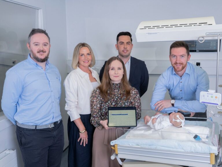 Cork medtech NeuroBell empoche 5,5 millions de dollars pour son moniteur néonatal IA