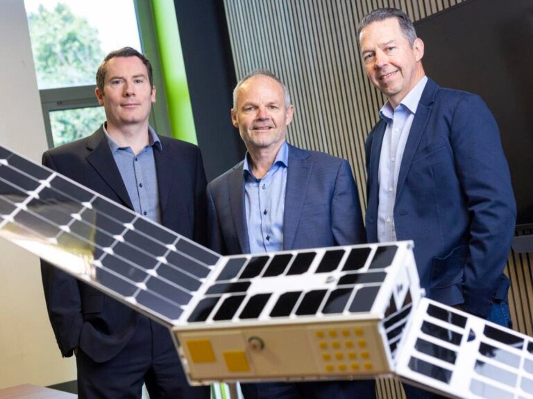 La technologie spatiale irlandaise Ubotica lève 11 millions de dollars pour intensifier la surveillance marine par l'IA