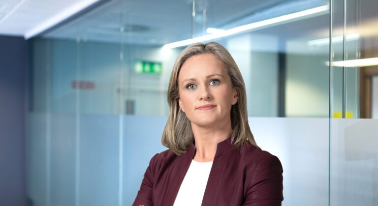 Les PDG s’attendent à une reconversion à grande échelle alors que l’IA remodèle la main-d’œuvre, selon un rapport