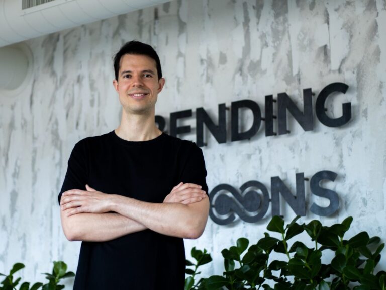 Bending Spoons, propriétaire d'AOL, lève 1,68 milliard de dollars lors de son introduction en bourse