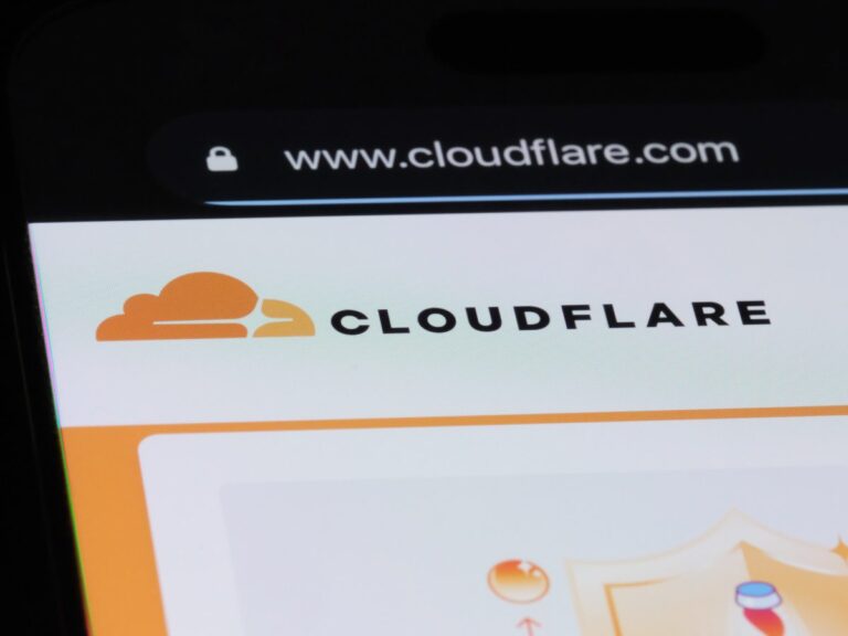 Cloudflare bloquera par défaut les robots d'exploration IA des pages Web financées par la publicité