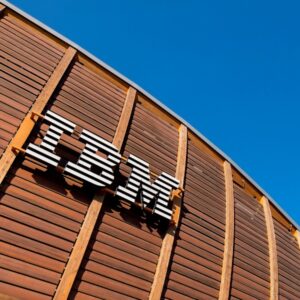 IBM rachète HRL, fondé par Howard Hughes, pour alimenter ses projets quantiques