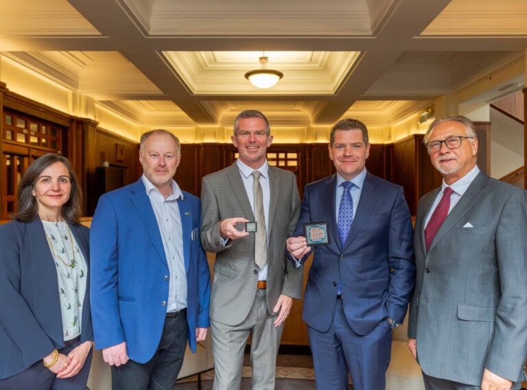 Pilot Photonics de Dublin remporte un soutien EIC de 10,4 millions d'euros pour la mise à l'échelle des puces photoniques