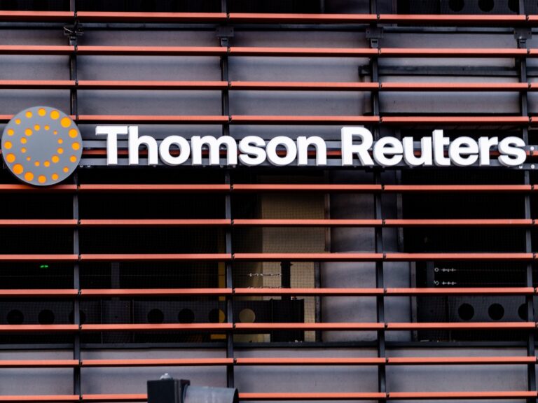 Thomson Reuters supprime 500 emplois alors que l'adoption de l'IA s'intensifie