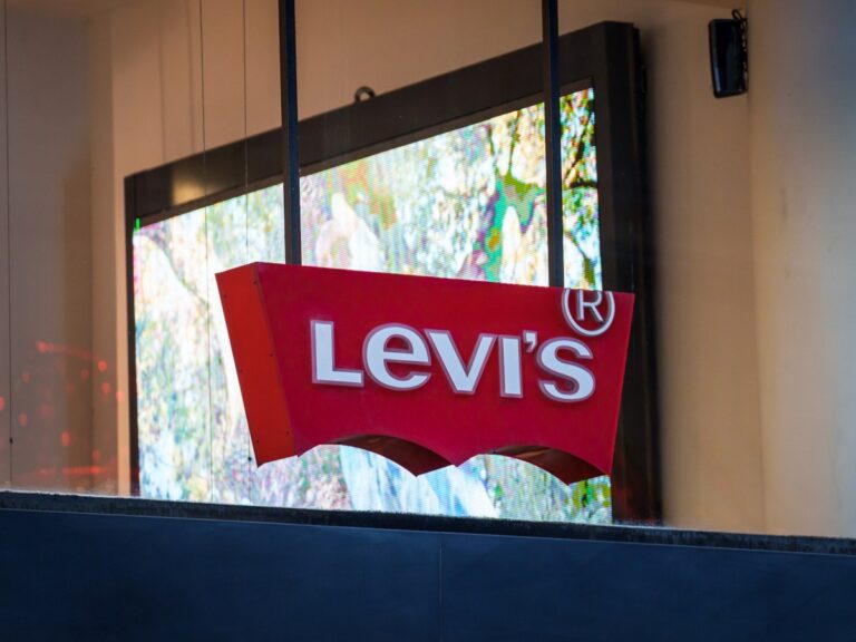 Les données de l'entreprise Levi Strauss volées lors d'une cyberattaque