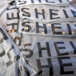 Shein valorisé 26 milliards de dollars lors de son introduction en bourse à un quart de son pic