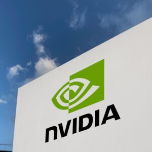 Taïwan en inculpe neuf pour avoir prétendument exporté des serveurs d'IA vers la Chine
