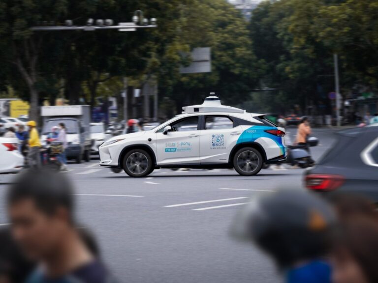 Uber et Pony AI vont lancer 2 000 robotaxis à travers l'Europe