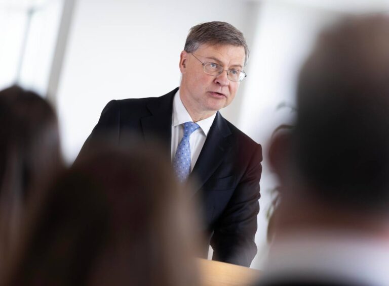L'Interview : L'euro numérique offrira une « confidentialité semblable à celle des espèces », déclare Dombrovskis