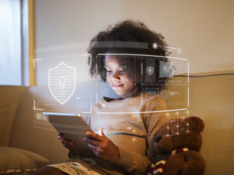 L’éducation en ligne est préférable pour les enfants à l’interdiction des réseaux sociaux – rapport