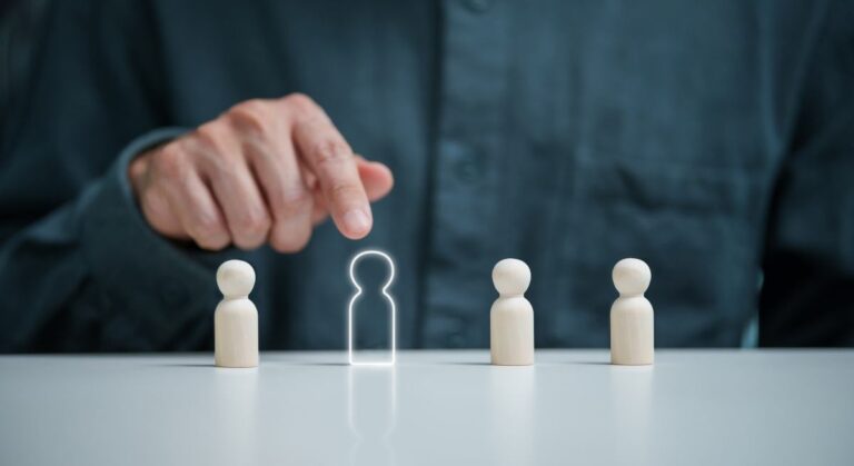Les experts en conformité constatent que les entreprises manquent de personnel qualifié en matière de sécurité et de réglementation