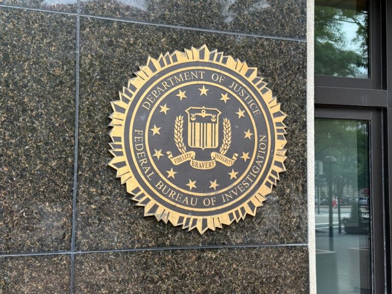 ShinyHunters affirme avoir violé le FBI et volé les données de ses employés