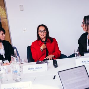 Table ronde Workday : les femmes n'occupent encore qu'un poste de direction sur huit dans l'IA
