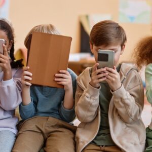 Comment le rapport CyberSafe Kids peut-il contribuer à créer un écosystème sécurisé ?