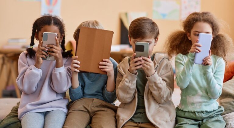 Comment le rapport CyberSafe Kids peut-il contribuer à créer un écosystème sécurisé ?
