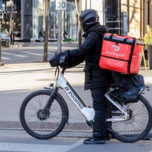 DoorDash achète la plateforme de livraison d'épicerie Instacart dans le cadre d'un accord de 17 milliards de dollars