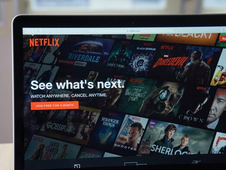 Le géant du streaming Netflix supprime 1 000 emplois en raison de changements organisationnels