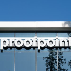 Proofpoint parie 6,3 milliards de dollars sur Varonis alors que les agents IA génèrent des risques liés aux données